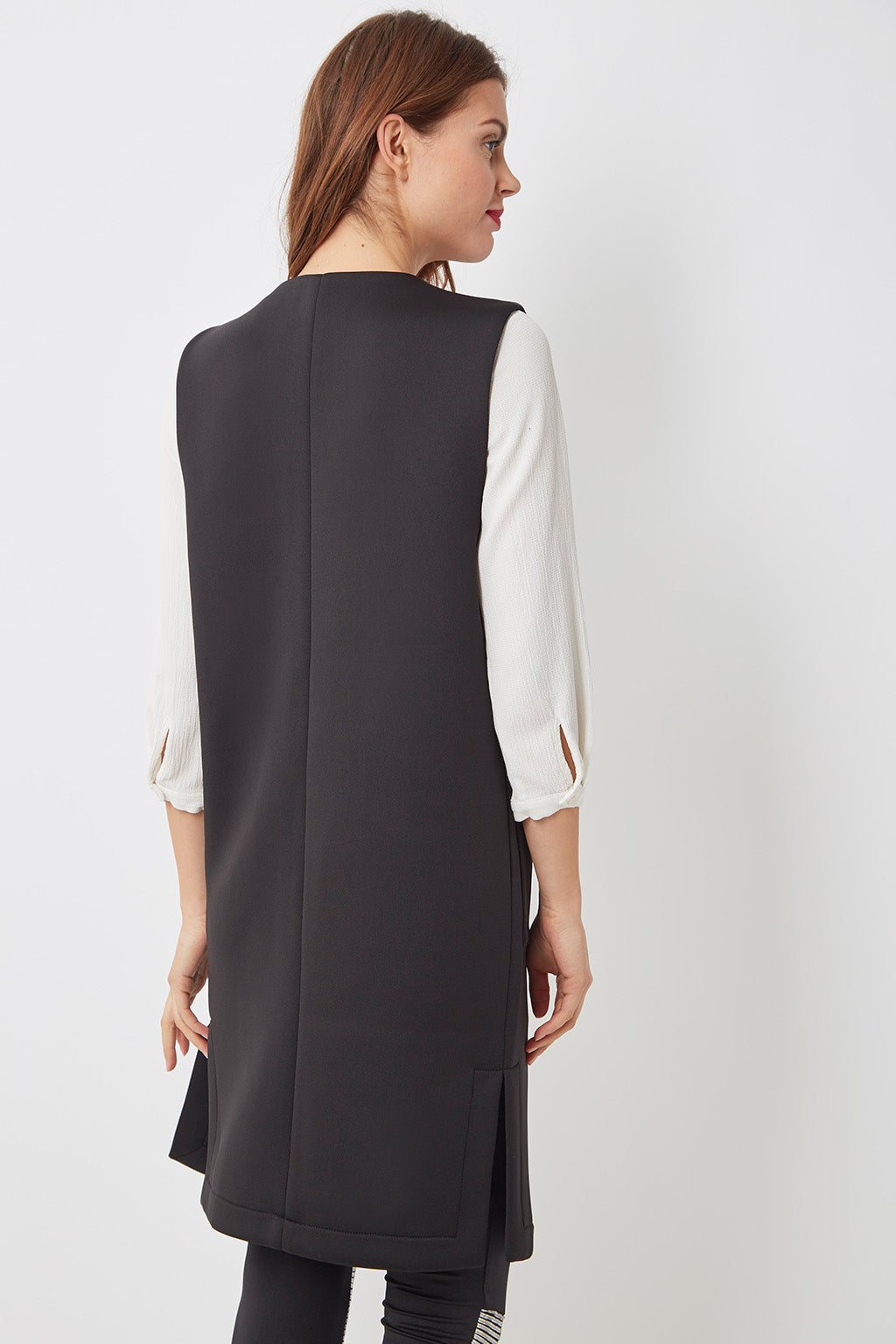 Chaleco largo mujer, vest larga, modelo Sinty SI-260032, tejido estructurado, cuello redondo, cierre botones presión, bolsillos delanteros, forro interior, negro, talla M, elegante, versátil, cómodo, ✅Entrega 24/48h