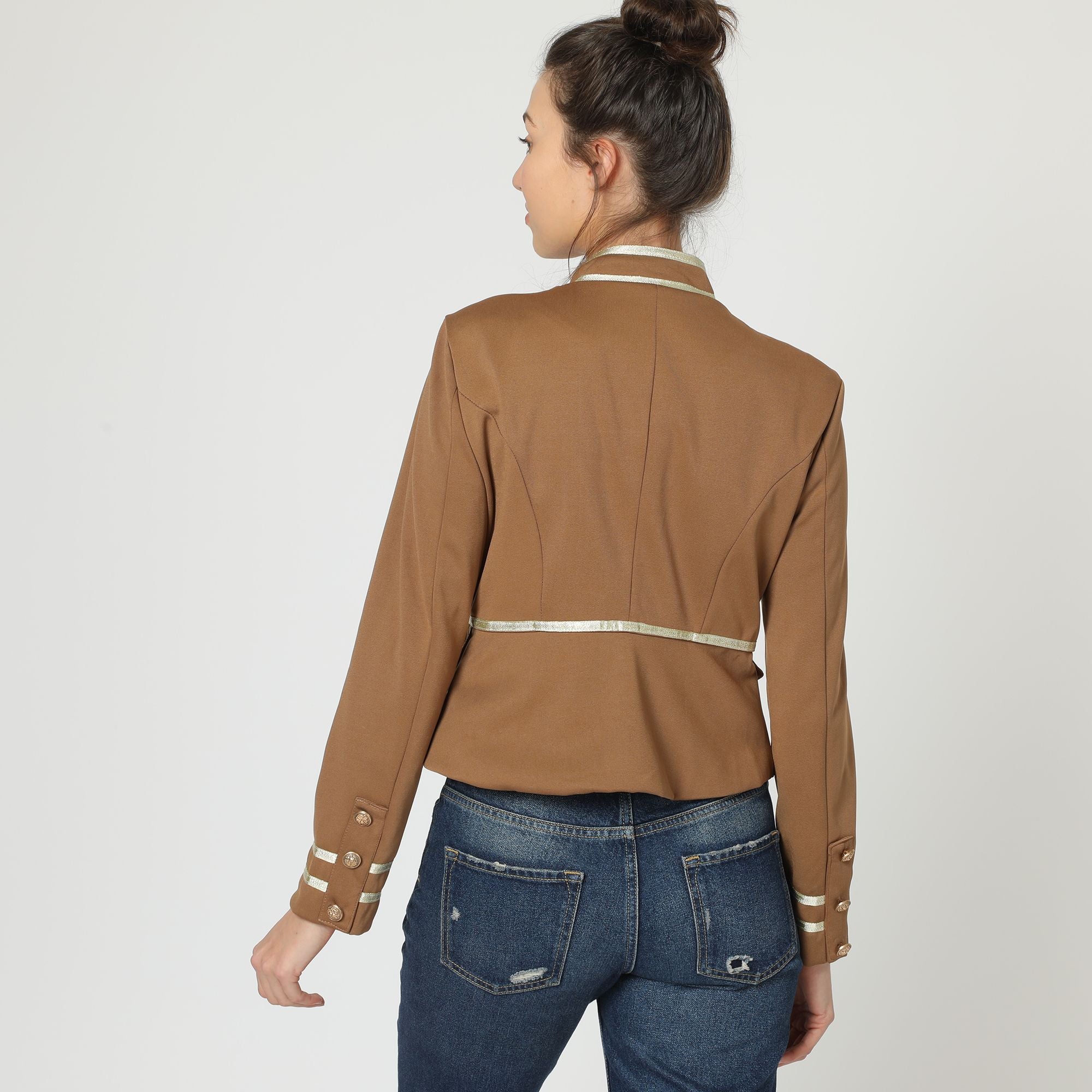 Chaqueta mujer estilo militar, blazer, bordados decorativos, solapas, botones metálicos, cierre corchete, manga larga, diseño original, color beige, talla 36, elegante y versátil, cómoda ✅Entrega 24/48h