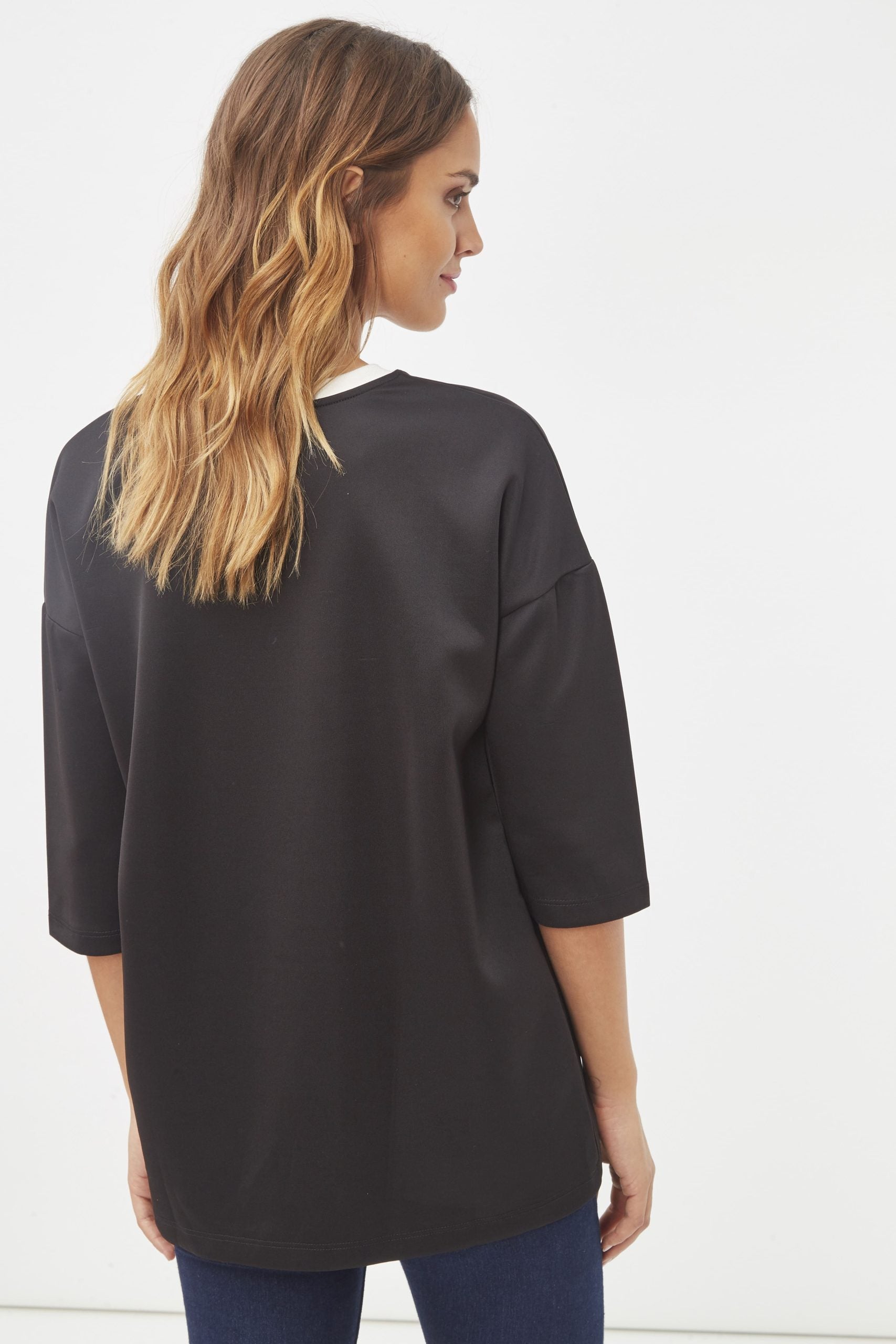 Blusa mujer manga tres cuartos, top femenino flores bordadas en relieve, elegante y ligera, ideal outfits casual oficina, color negro, talla 36, look versátil y cómodo. Varias opciones colores. ✅Entrega 24/48h