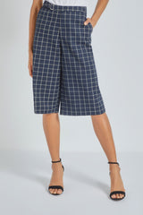 Bermuda mujer elegante cuadros, short largo tiro alto, modelo moderno corte recto, con bolsillos laterales, azul marino, talla L, look sofisticado y cómodo, ideal oficina y urbano, disponibles otros colores neutros, ✅Entrega 24/48h