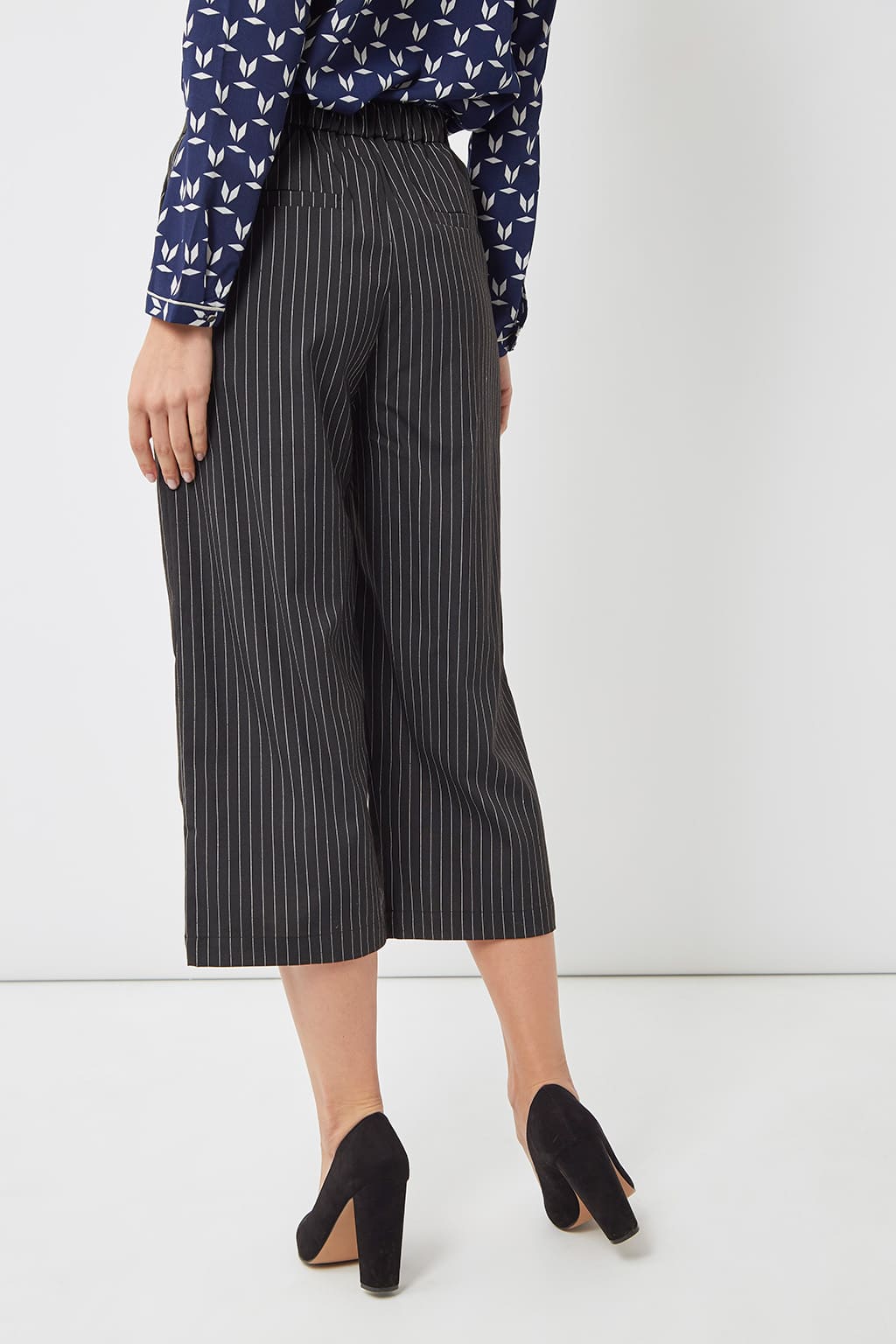 Pantalón culotte mujer, pantalón fluido, outfit elegante, rayas verticales, cintura media, bolsillos laterales, cierre cremallera, suave, cómodo, versátil, color negro, talla S ✅Entrega 24/48h