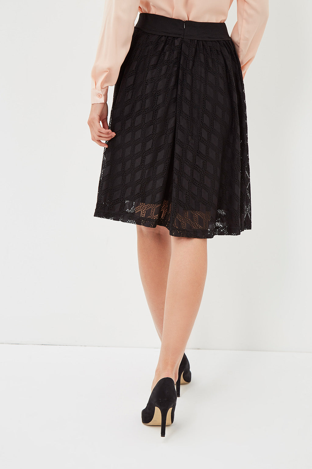 Falda mujer, skirt, falda evasé perforada, corte amplio, cintura elástica, cierre cremallera lateral, forro interior, look elegante y versátil, tejido ligero, talla 36, color negro, ideal para oficina y eventos ✅Entrega 24/48h