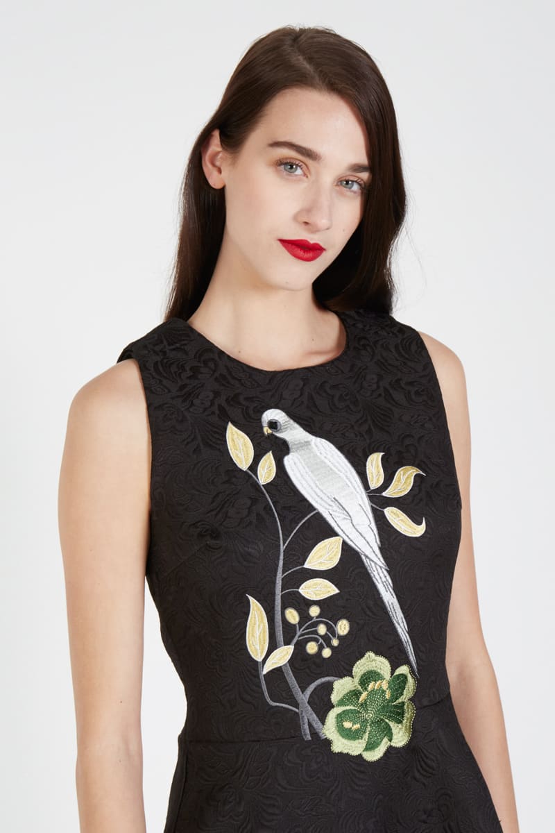 Vestido mujer elegante, sin mangas, bordado ave y flores, corte evasé, tela suave, estilo sofisticado, color negro, talla L, ideal fiestas eventos urbanos, cómodo, versátil, elegante ✅Entrega 24/48h