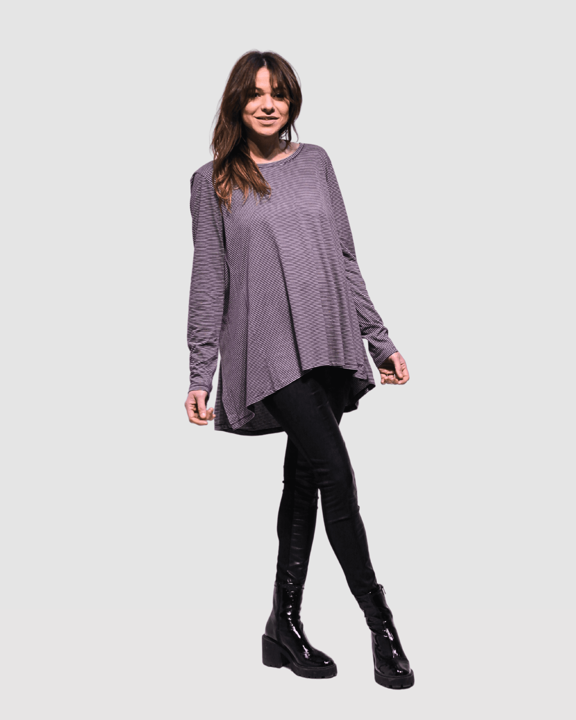 Blusa holgada femenina, top manga larga, diseño rayas asimétrico, tela ligera, estilo casual urbano, corte oversize, color gris, talla S, cómoda, combina jeans o leggings, versátil oficina y diario ✅Entrega 24/48h