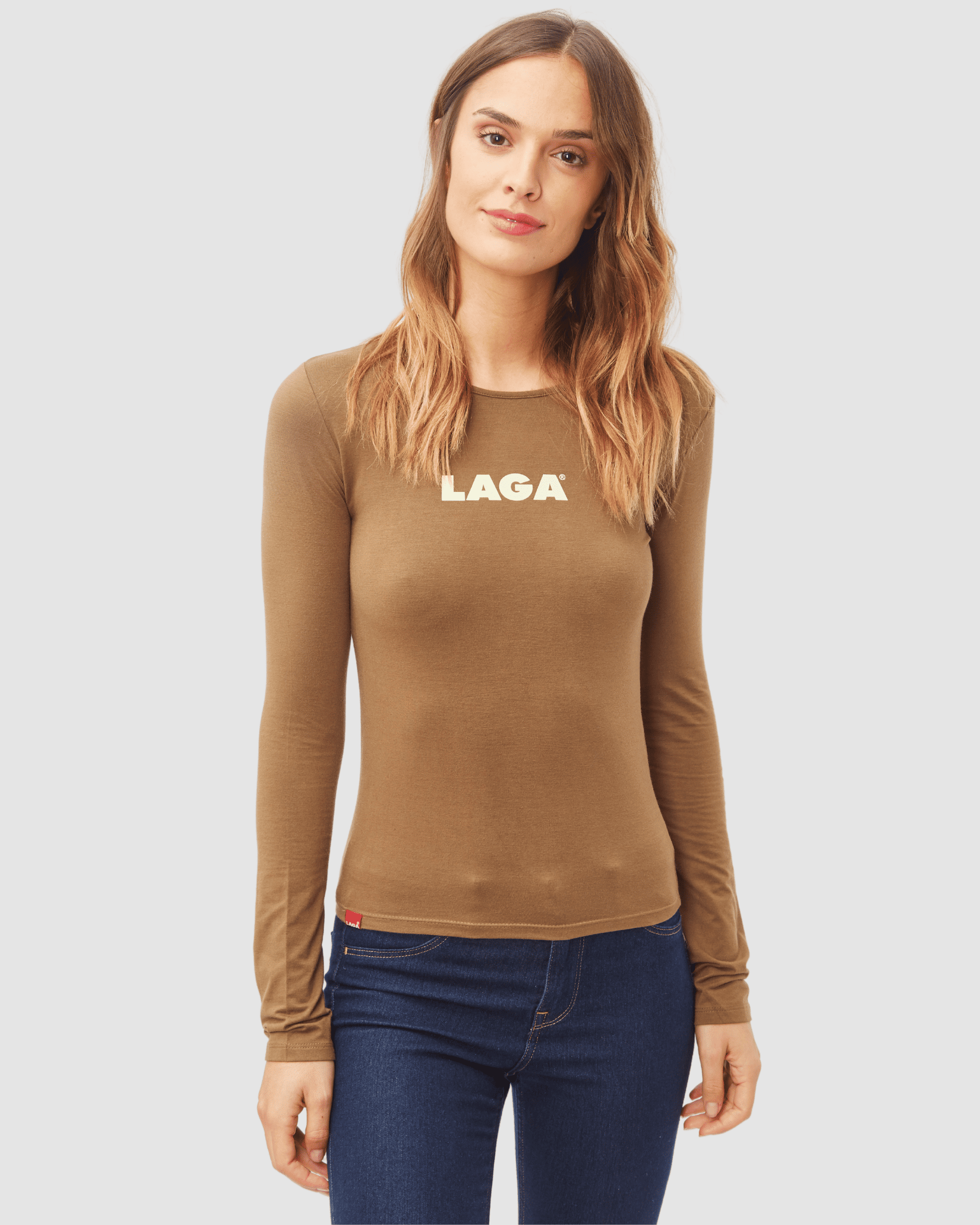 Camiseta mujer manga larga, camiseta básica, top ajustado, algodón suave, logo frontal, estilo casual urbano, marrón, talla L, combina jeans faldas, look cómodo versátil tendencia ✅Entrega 24/48h