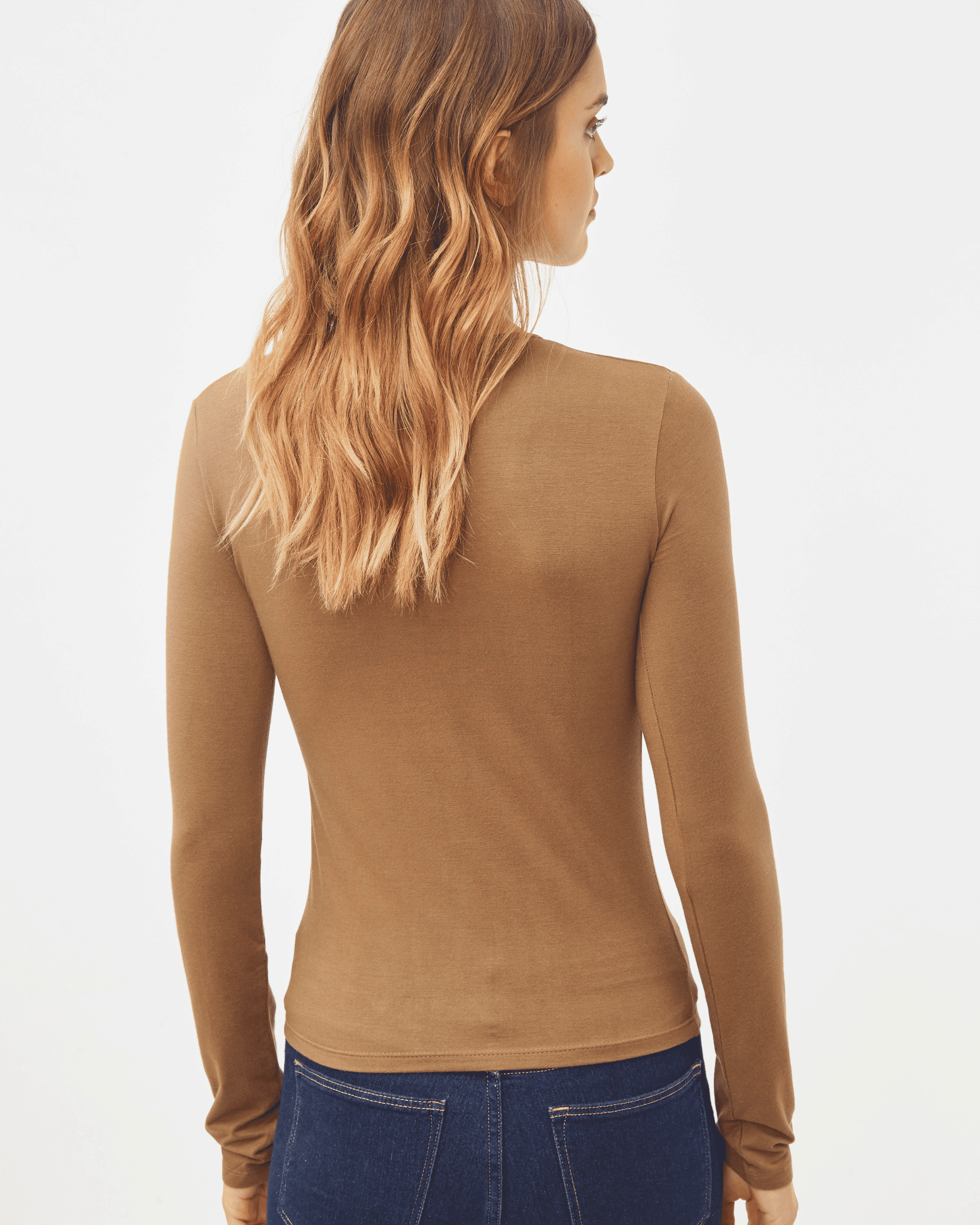 Camiseta mujer manga larga, camiseta básica, top ajustado, algodón suave, logo frontal, estilo casual urbano, marrón, talla L, combina jeans faldas, look cómodo versátil tendencia ✅Entrega 24/48h
