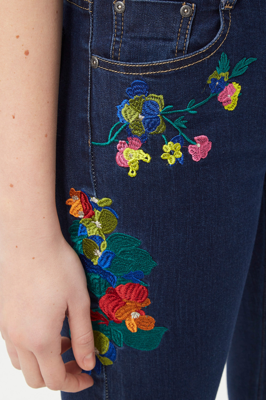 Jeans ajustados skinny mujer, pantalón denim bordado floral tiro medio, diseño clásico, estilo casual urbano, acabado suave, color azul oscuro, talla L, cómodo y versátil ✅Entrega 24/48h